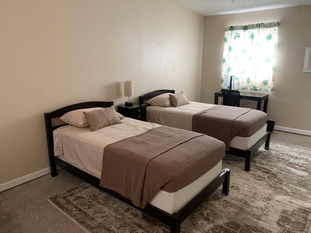 Sebastian Gardens Inn & Suites Esterno foto