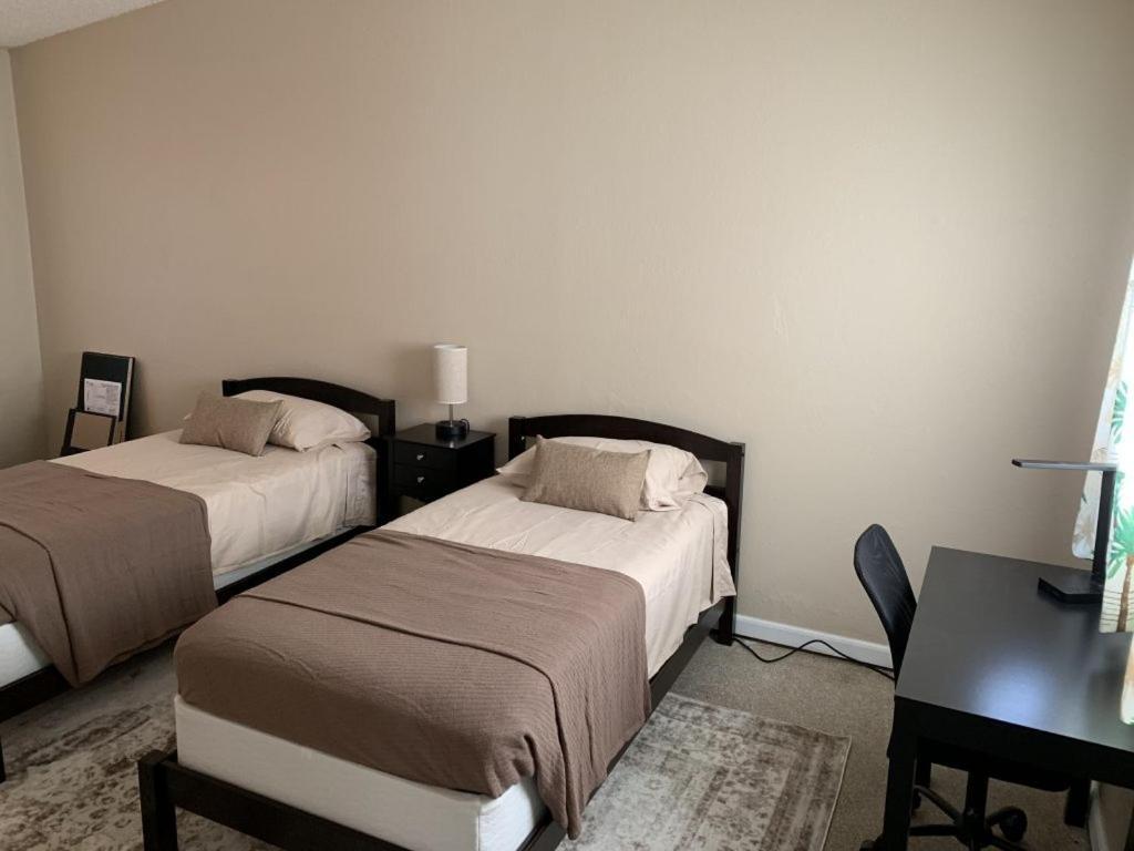 Sebastian Gardens Inn & Suites Esterno foto